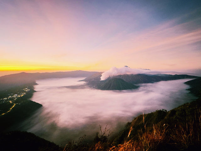 火山奇觀，印度尼西亞布羅莫火山｜探索東爪哇的自然奇蹟。