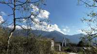 偏向山野行。