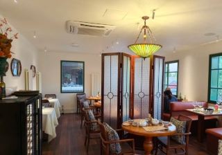 Added benefits ~ Sitting at the northern table and eating the delicacies of the South China Sea