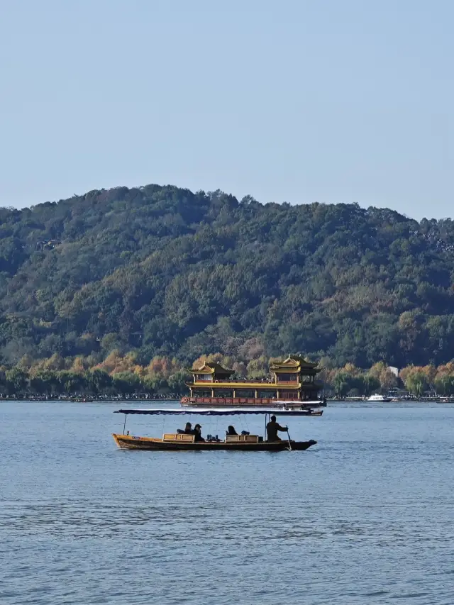 다행히도 여행 계획을 잘 짜서 서호를 쉽게 즐길 수 있었습니다.