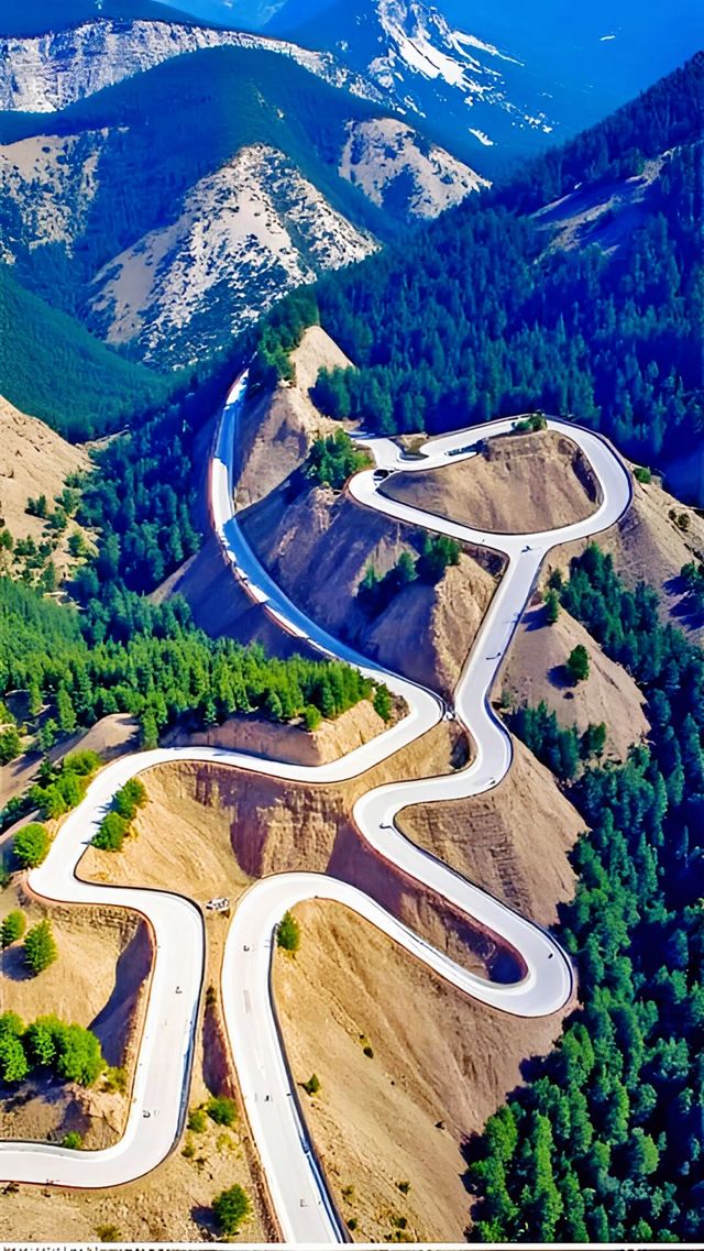 盤山公路，是青春的賽道，是夢想的起點。