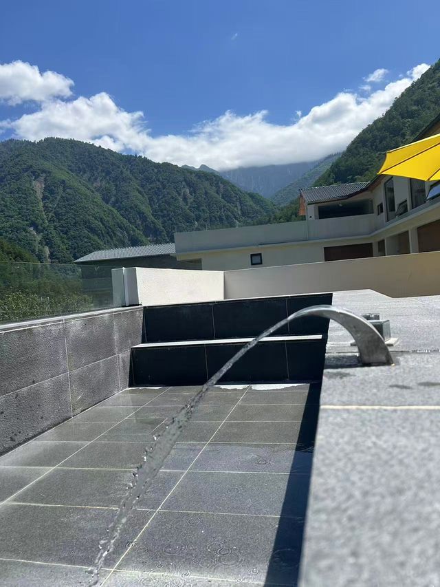 一栋一世界，一汤一雪山