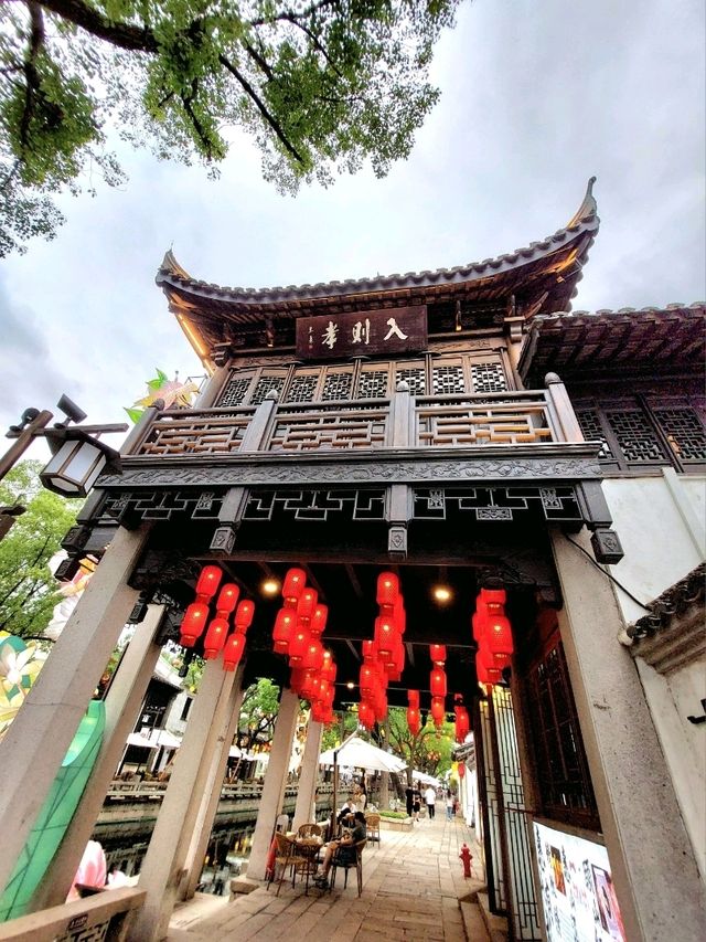 🌳《一棵金樹與一場柔軟的邂逅──我的惠山古鎮漫行記》