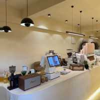 🇲🇴澳門官也街打卡推薦！大樹下的治愈系咖啡店parloir 58b☕️