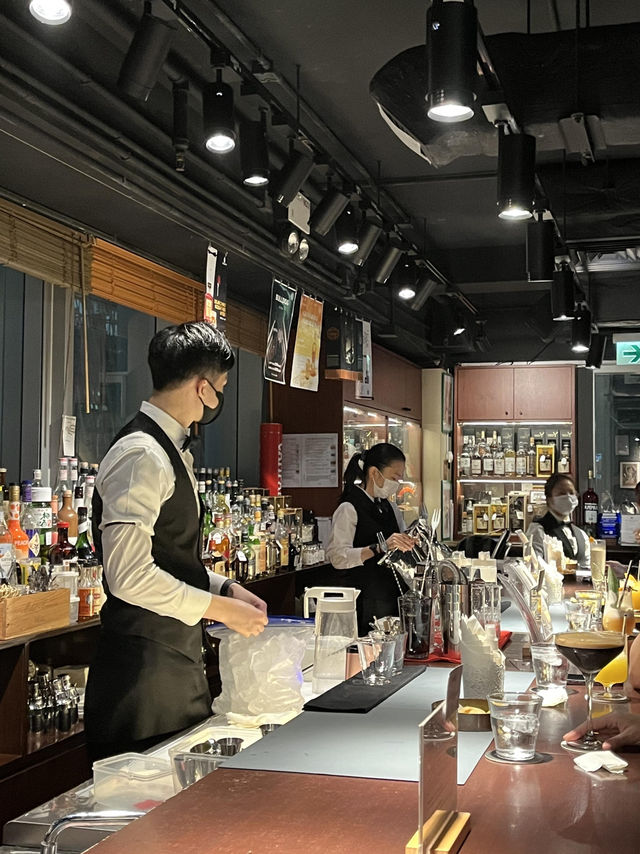 🥃香港酒吧最新合集！4間必試特色酒吧盲盒體驗超驚喜🖤