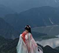 喺25℃嘅山頂雲端  睇日出追晚霞