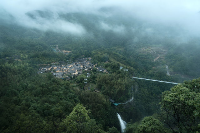 雲煙繚繞，落雨嘅浙南秘境太靚啦