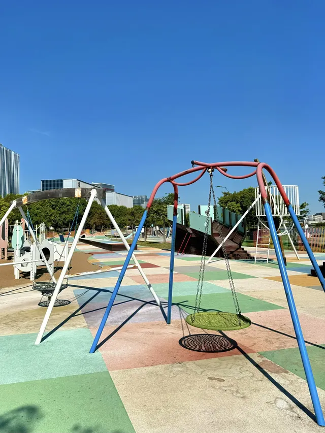 在上海12萬㎡的無動力樂園，79種遊樂設施