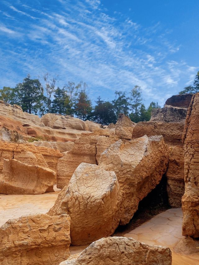 穿越掛壁公路，邂逅秦巴深山最絢爛的秋色
