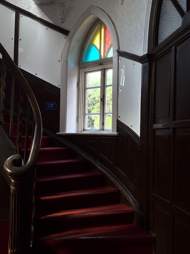 2025.11.17  八大關始建於20世紀30年代，以融合多國建築風格和四季分明的自然景觀而聞名。