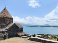 청정 호수에 새겨진 천년의 기도 - 세바나방크 수도원의 힐링 여정