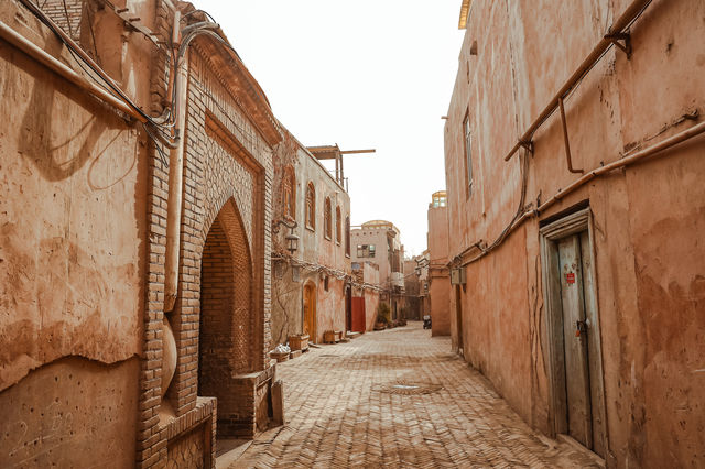 喀什小巷:迷宮的千年心跳 喀什小巷:迷宮的千年心跳