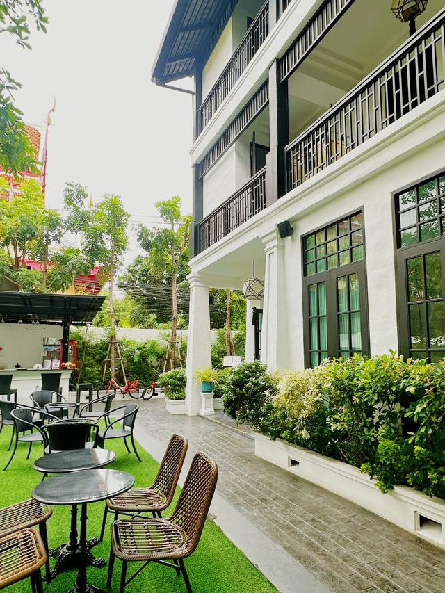 清邁古城C位酒店！步行300米到711，私人浴缸+定制早餐太