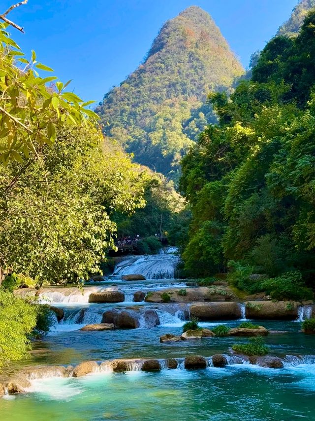 荔波小七孔3小時快速玩!! 我們提前一晚入住的施柏閣酒店~ 酒店VIP入口出發 步行至大七孔古橋 荔波小七孔3小時快速玩!! 我們提前一晚入住的施柏閣酒店~ 酒店VIP入口出發 步行至大七孔古橋