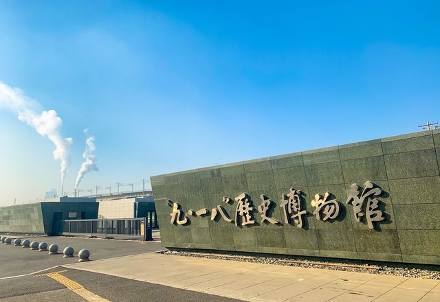 冬天充滿了冰雪的魅力和濃厚的歷史文化氛圍