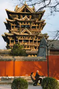 今天只想坐在飛雲樓這面牆下曬太陽