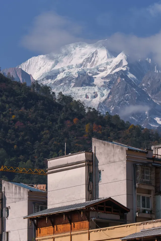 貢嘎群峰之愛德嘉：野蠻巨峰