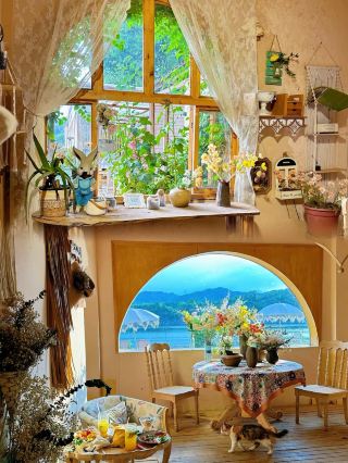 Guiyang Fasong Manor | A Romantic Secret in Southern France Hidden on the Shores of Lake Ahar