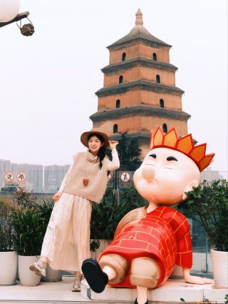 Ancient towers hold the passage of time, a stay that brings peace of mind