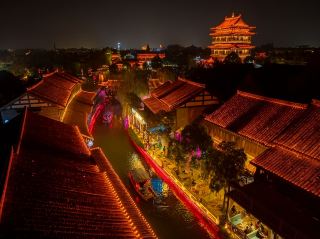 My best friend and I went to Taierzhuang for the May Day holiday! We had so much fun we didn't want to leave! We rushed to Taierzhuang Ancient Town with our best friend during the May Day holiday! We had great accommodations, delicious food, and took amazing photos in Hanfu (traditional Han clothing). This is our perfect trip!