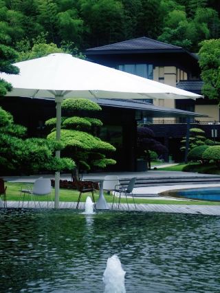 Summer Escape Guide: Stay in the Cool Depths of Dongqian Lake