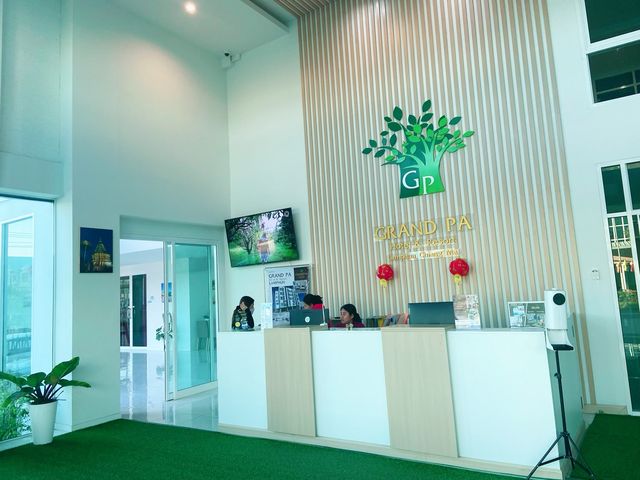 GRAND PA HOTEL & RESORT LAMPHUN 