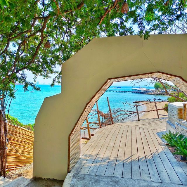 คาเฟ่เปิดใหม่ เกาะล้าน Matata Bay Cafe