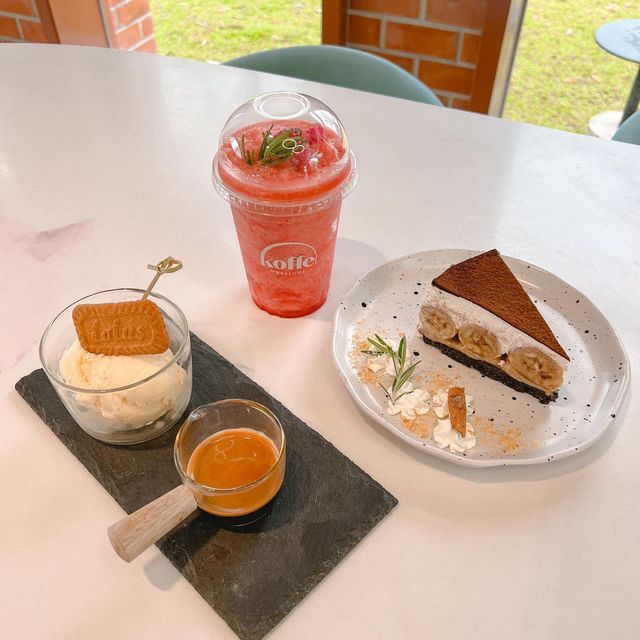 Koffe.Coffeebar  คาเฟ่สไตล์โมเดิร์นอังกฤษ