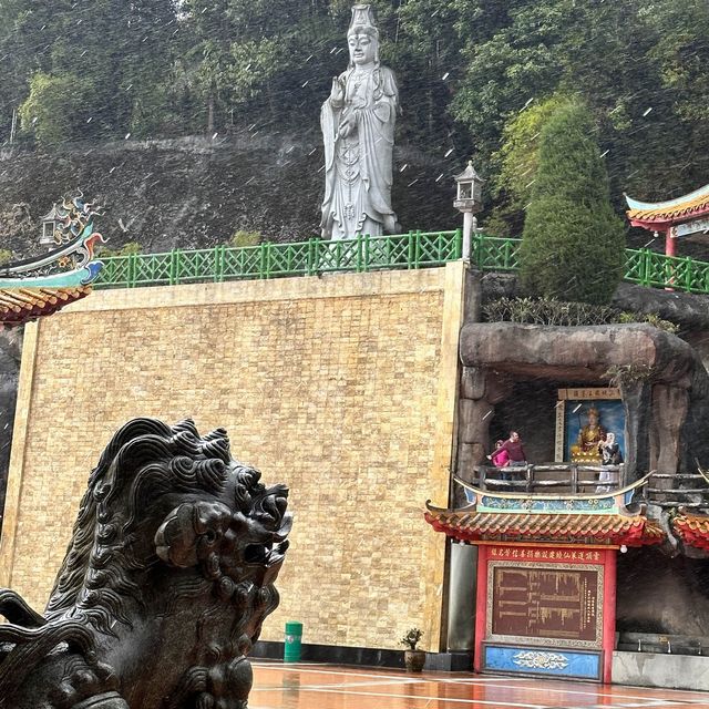 Tranquility & Calmness @ Chin Swee Temple