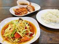 【タイ・バンコク】ラチャダーの人気店でタイ料理🇹🇭