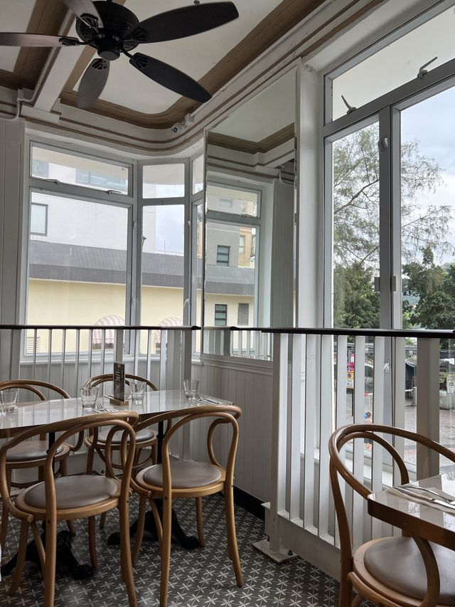 到赤柱歷史建築物內嘆個午餐