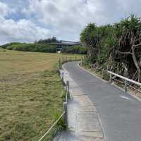 沖縄本島「万座毛」芝生の野原が万座毛、海の景勝地が像の鼻