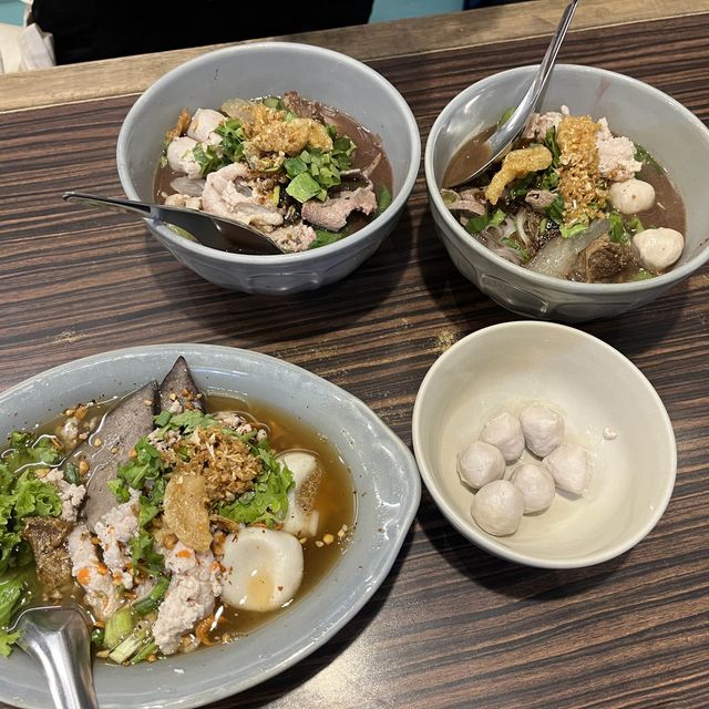 ก๋วยเตี๋ยวเรือท่าสยาม