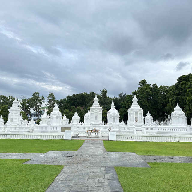 วัดสวนดอก แหล่งขอพรความรักของเหล่าคนโสด📍