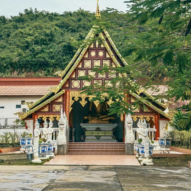 Wat Sridonsak Golden triangle 