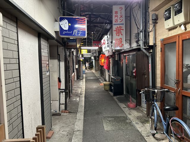 福岡・久留米。久留米の文化街で味わう夜間のみ営業する老舗ラーメン店『久留米屋ラーメン』