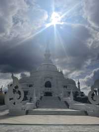 พระมหาเจดีย์ศรีแสงธรรมวิสุทธิมงคล🕌