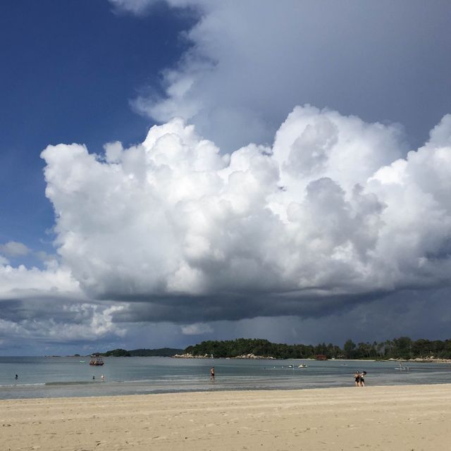 Weekend Beach Getaway with Cloud Display! 