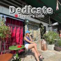 Dedicate Flower’s Cafe 