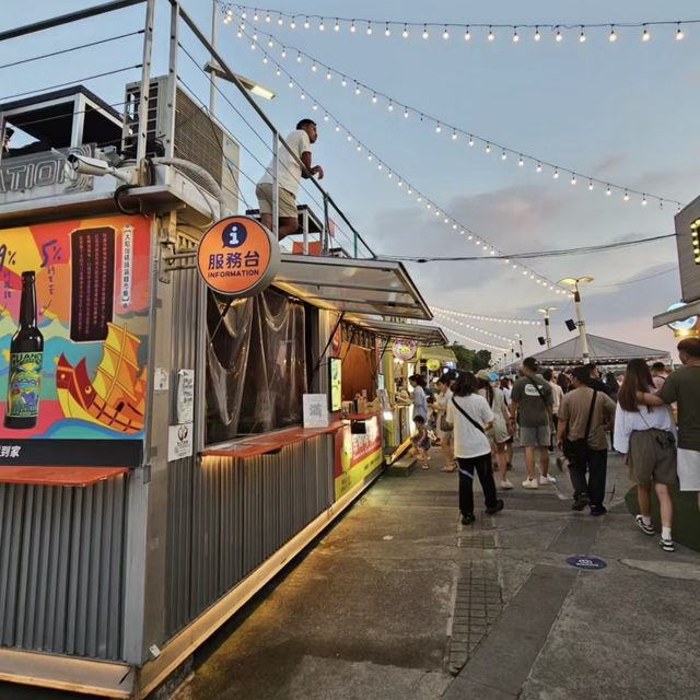 🏭🛍 大稻埕 🍜 貨櫃市集 🎪🏭