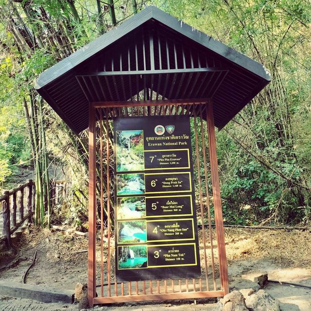 น้ำตกเอราวัณ น้ำใส สีสวย งดงาม🏞️📸