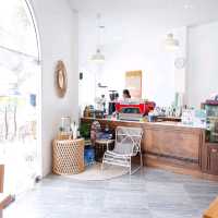 คาเฟ่เปิดใหม่ เขาหลัก พังงา La Malila Café 