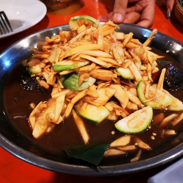 ไก่ยกครก จ.ระยอง