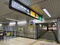 福岡・博多。博多駅の地下街と地下鉄祇園駅を結ぶ『祇園駅(博多旧市街口)方面連絡通路』と『Fギャラリー』