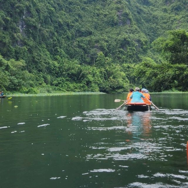 Trang An memorable boat trip