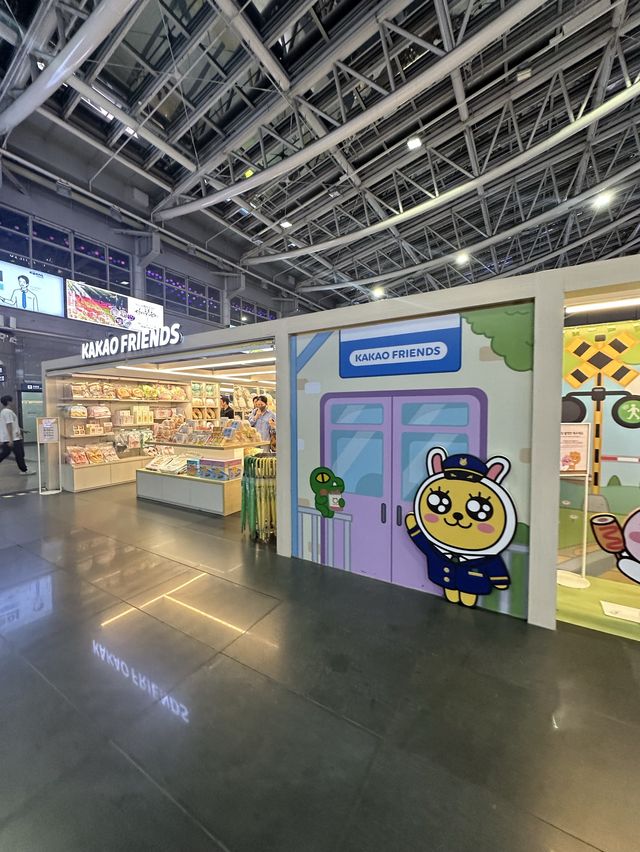 ソウルの龍山駅のカカオフレンズショップ