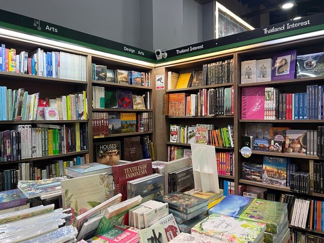 기념품샵, 식당, 부티크, 서점, 영화관까지 모든게 있는 치앙마이 대형 쇼핑몰, 마야 쇼핑몰