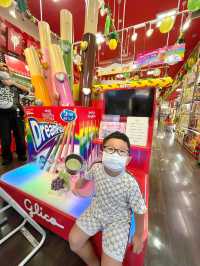 ร้านของฝากกูลิโกะ โดทงโบริ Little Osaka