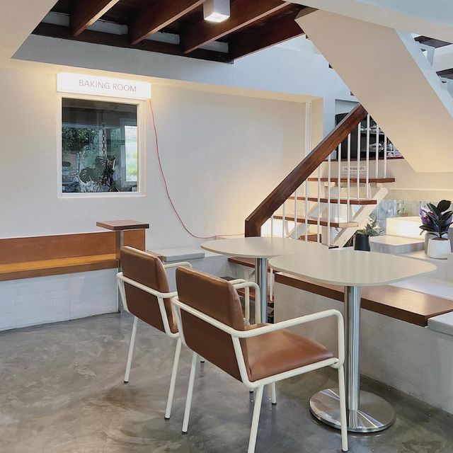 兩層空間感好大的咖啡店，過一個休閒的下午！