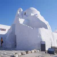 越夜越多人的希臘渡假島嶼Mykonos
